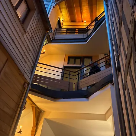 Le Cocon De La Trinité T22 *